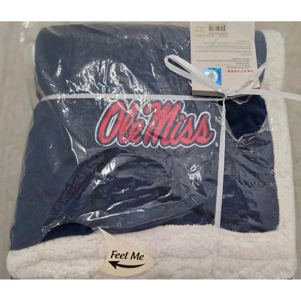 NEW Super Soft Sherpa Throw Ole Miss 50 x 60‎